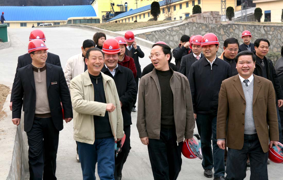 2008年3月，宜昌市市長李樂成到東圣集團調研。